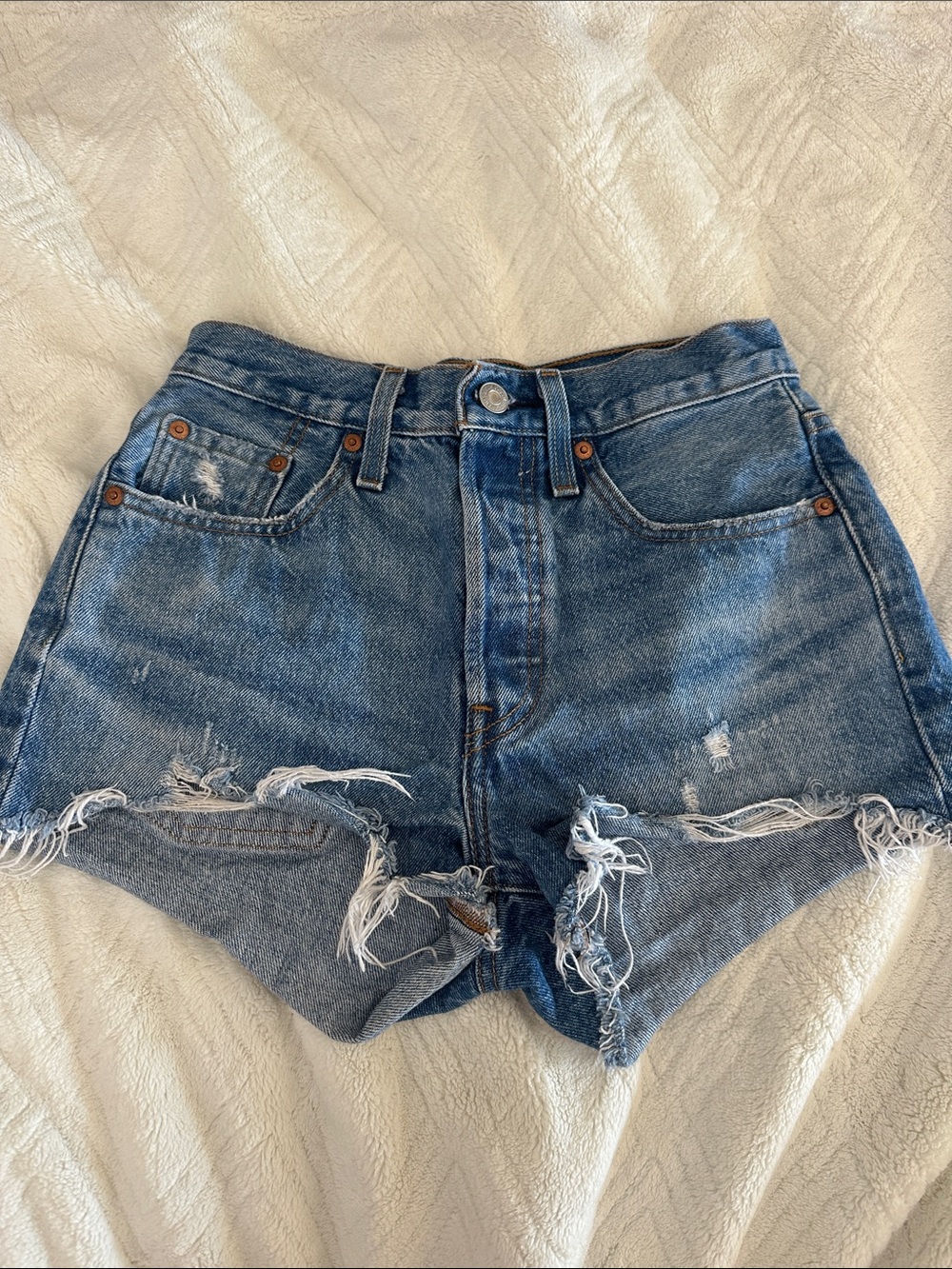 Levi’s 501 High-Rise Distressed Denim Shorts - Blue